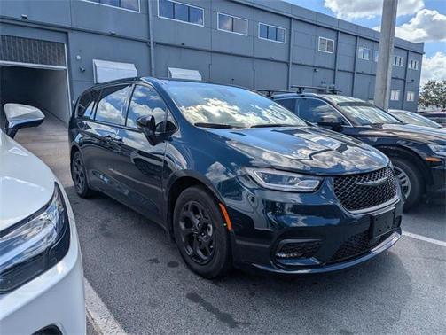2023 Chrysler Pacifica Hybrid Limited
