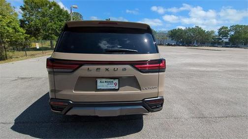 2025 Lexus LX 700h Overtrail