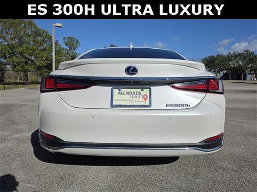 2020 Lexus ES 300h Ultra Luxury