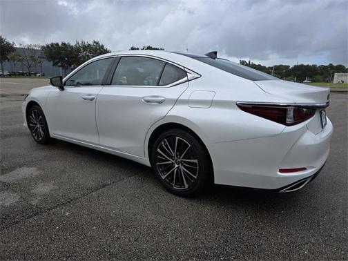 2025 Lexus ES 350 Base