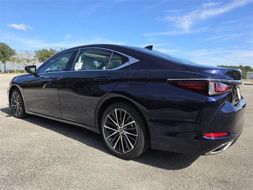 2025 Lexus ES 350 Base