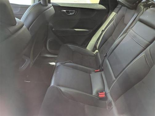 2018 Volvo XC60 T6 R-Design