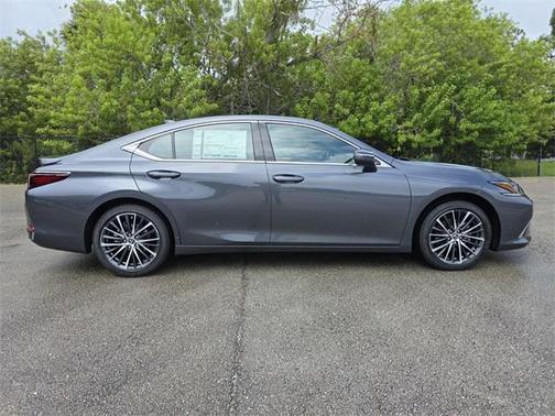 2025 Lexus ES 300h Base