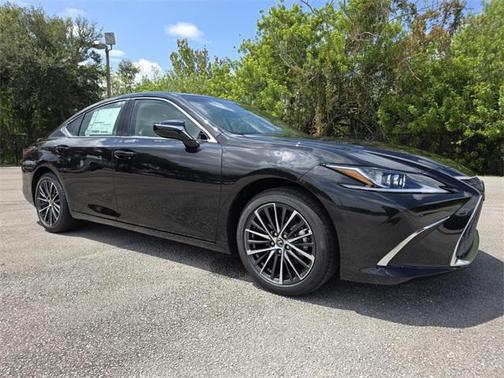 2025 Lexus ES 300h Base