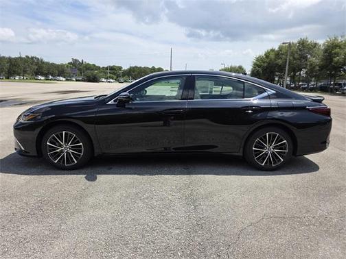 2025 Lexus ES 300h Base