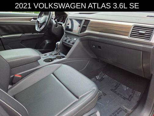 Red Metallic 2021 Volkswagen Atlas 3.6L SE w/Technology