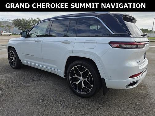 2023 Jeep Grand Cherokee Summit