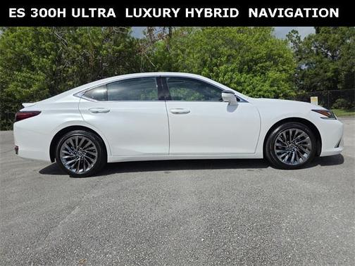 2024 Lexus ES 300h Ultra Luxury
