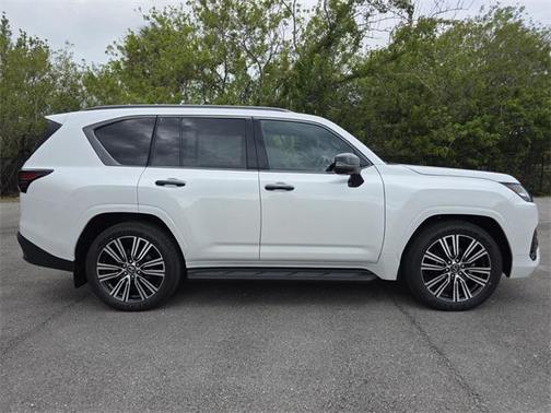 2025 Lexus LX 600 Luxury