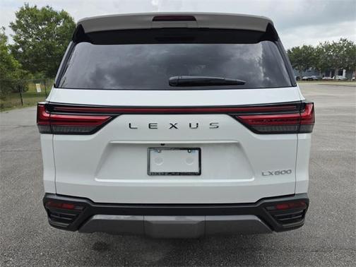 2025 Lexus LX 600 Luxury