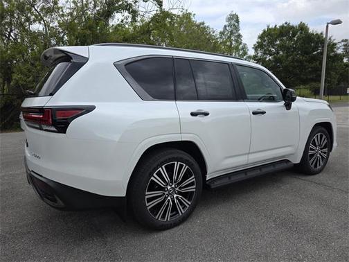 2025 Lexus LX 600 Luxury