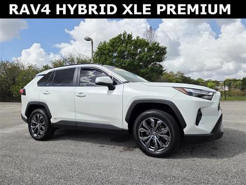 2022 Toyota RAV4 Hybrid XLE Premium