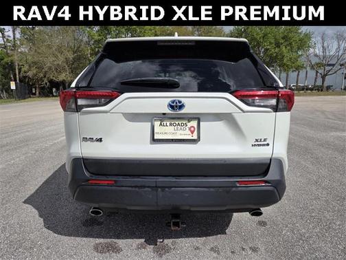 2022 Toyota RAV4 Hybrid XLE Premium