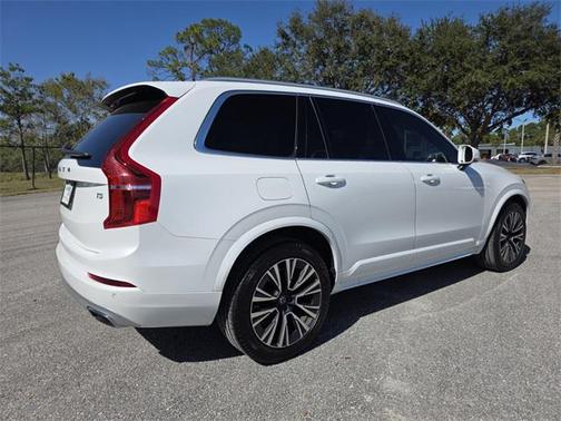 2020 Volvo XC90 T5 Momentum
