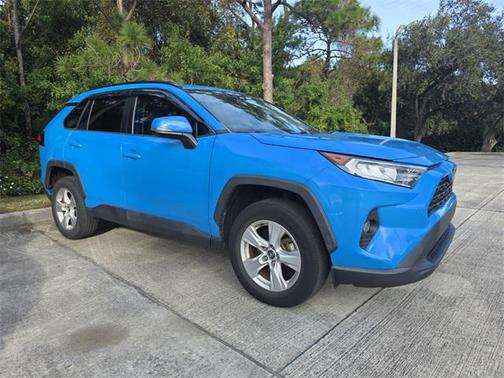 2020 Toyota RAV4 XLE