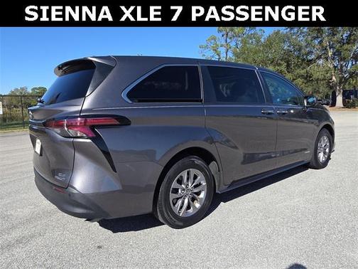 2021 Toyota Sienna XLE 7 Passenger