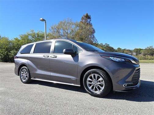 2021 Toyota Sienna XLE 7 Passenger