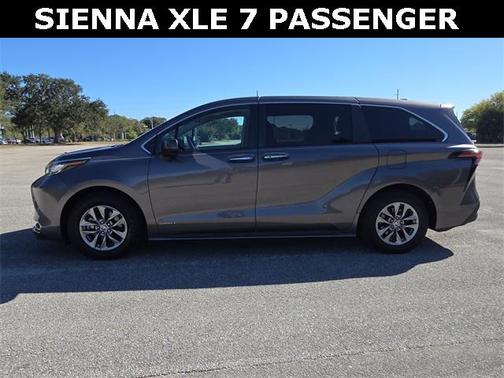 2021 Toyota Sienna XLE 7 Passenger
