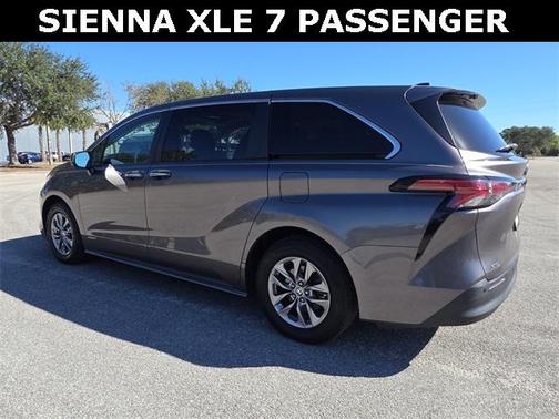 2021 Toyota Sienna XLE 7 Passenger