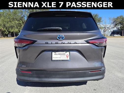 2021 Toyota Sienna XLE 7 Passenger