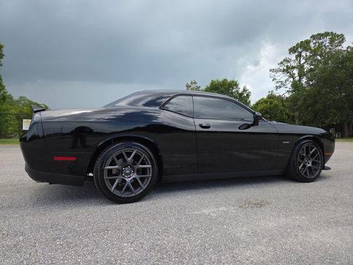Pitch Black Clearcoat 2019 Dodge Challenger R/T