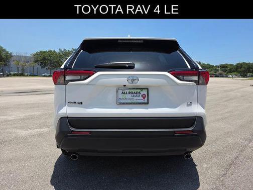 Ice 2025 Toyota RAV4 LE