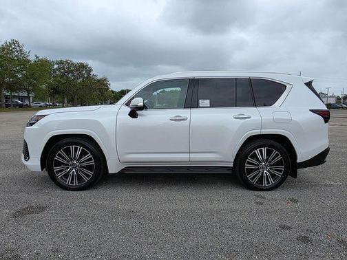 2026 Lexus LX 700h 700h Luxury