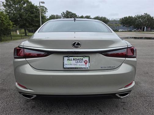 2025 Lexus ES 350 Base