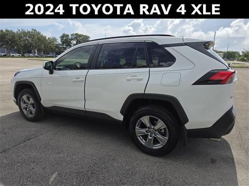 2024 Toyota RAV4 XLE