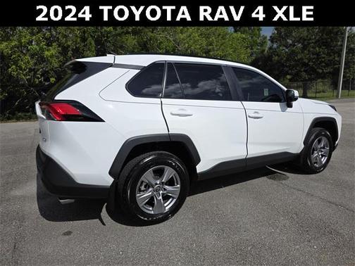 2024 Toyota RAV4 XLE