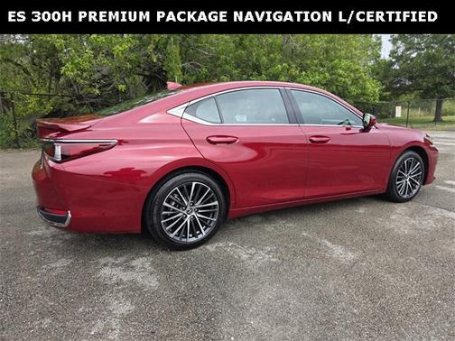 2024 Lexus ES 300h Premium