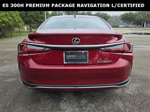 2024 Lexus ES 300h Premium
