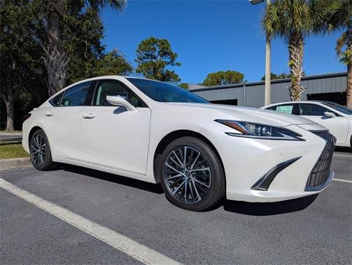 2025 Lexus ES 300h Premium