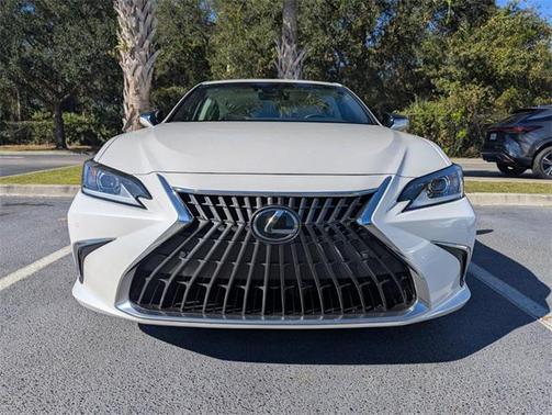 2025 Lexus ES 300h Premium