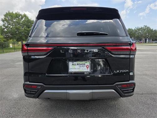 2025 Lexus LX 700h Overtrail
