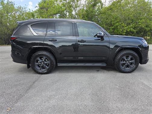 2025 Lexus LX 700h Overtrail