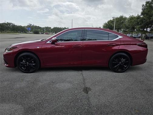 2025 Lexus ES 300h F SPORT Handling