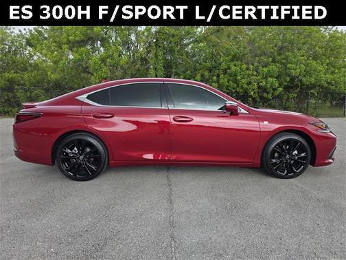 2025 Lexus ES 300h F SPORT Handling