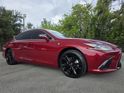 2025 Lexus ES 300h F SPORT Handling
