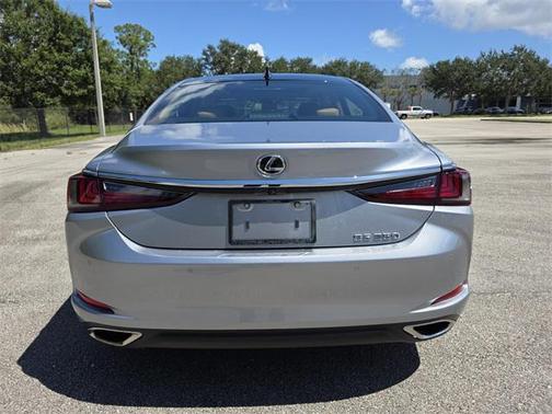 2025 Lexus ES 350 Ultra Luxury