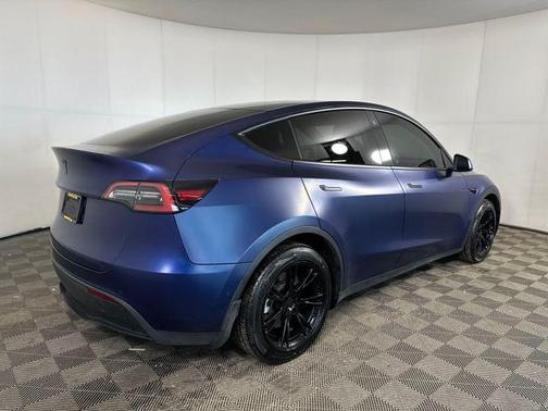 2022 Tesla Model Y Long Range Dual Motor All-Wheel Drive