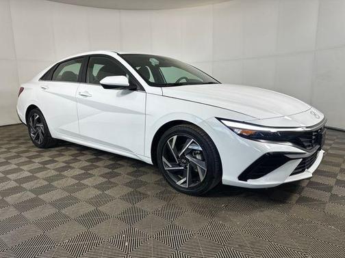 2025 Hyundai ELANTRA SEL