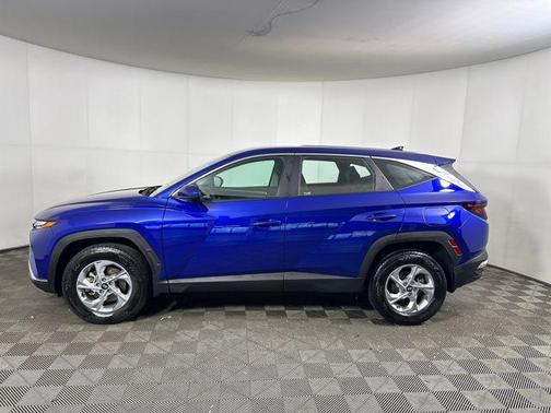 2023 Hyundai TUCSON SE