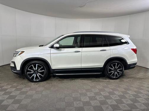 2019 Honda Pilot Touring 8-Passenger