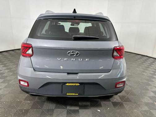 2022 Hyundai VENUE SEL