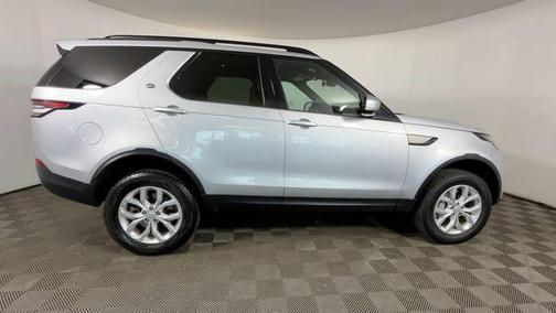 Indus Silver Metallic 2020 Land Rover Discovery SE