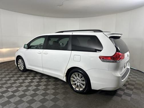 2012 Toyota Sienna XLE