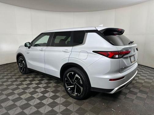 2024 Mitsubishi Outlander PHEV SE S-AWC