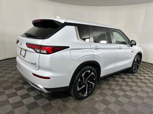 2024 Mitsubishi Outlander PHEV SE S-AWC