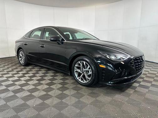 2022 Hyundai SONATA SEL